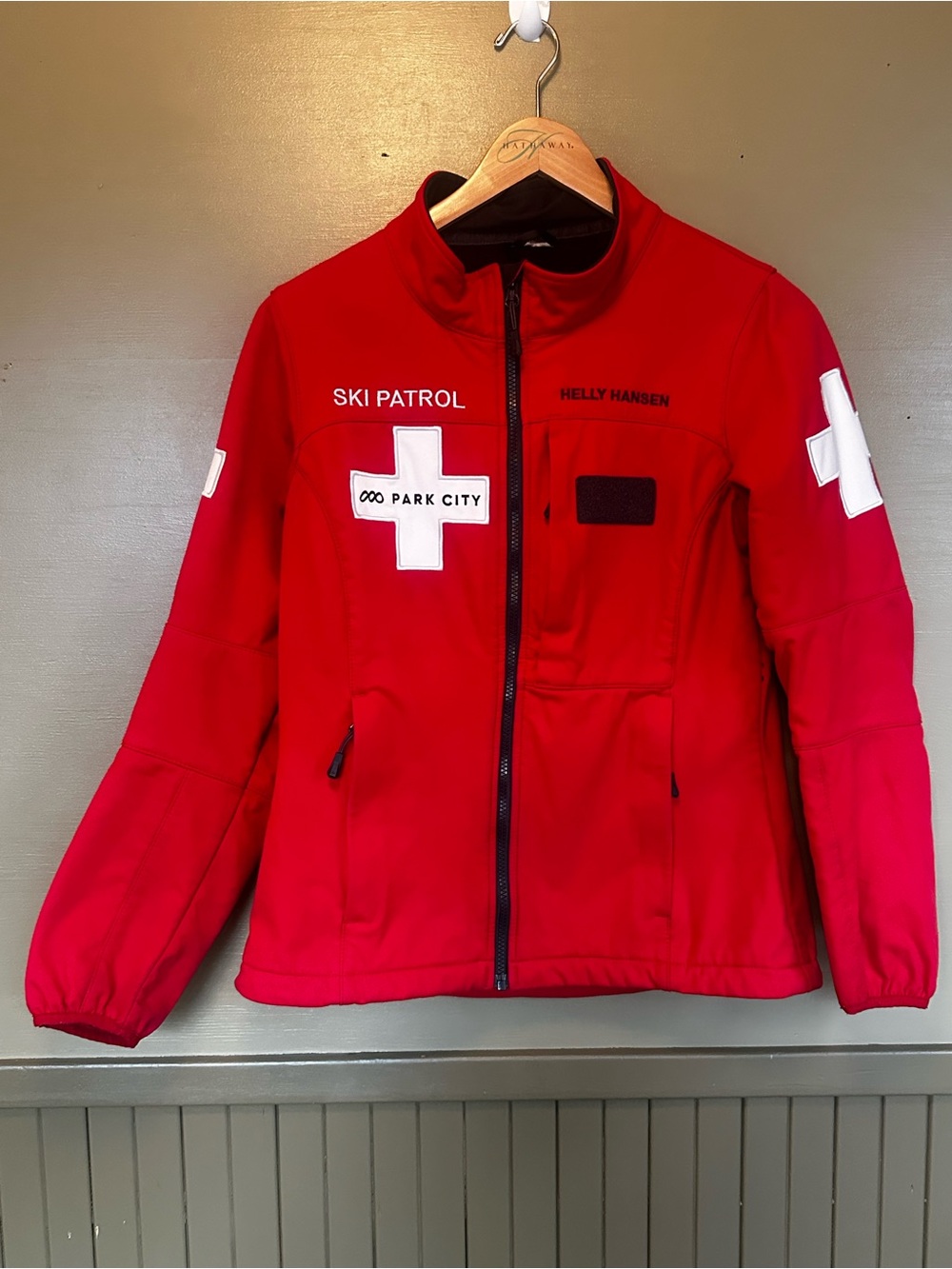 Helly Hansen Park City Official Red Ski Patrol Softshell Jacket Medium